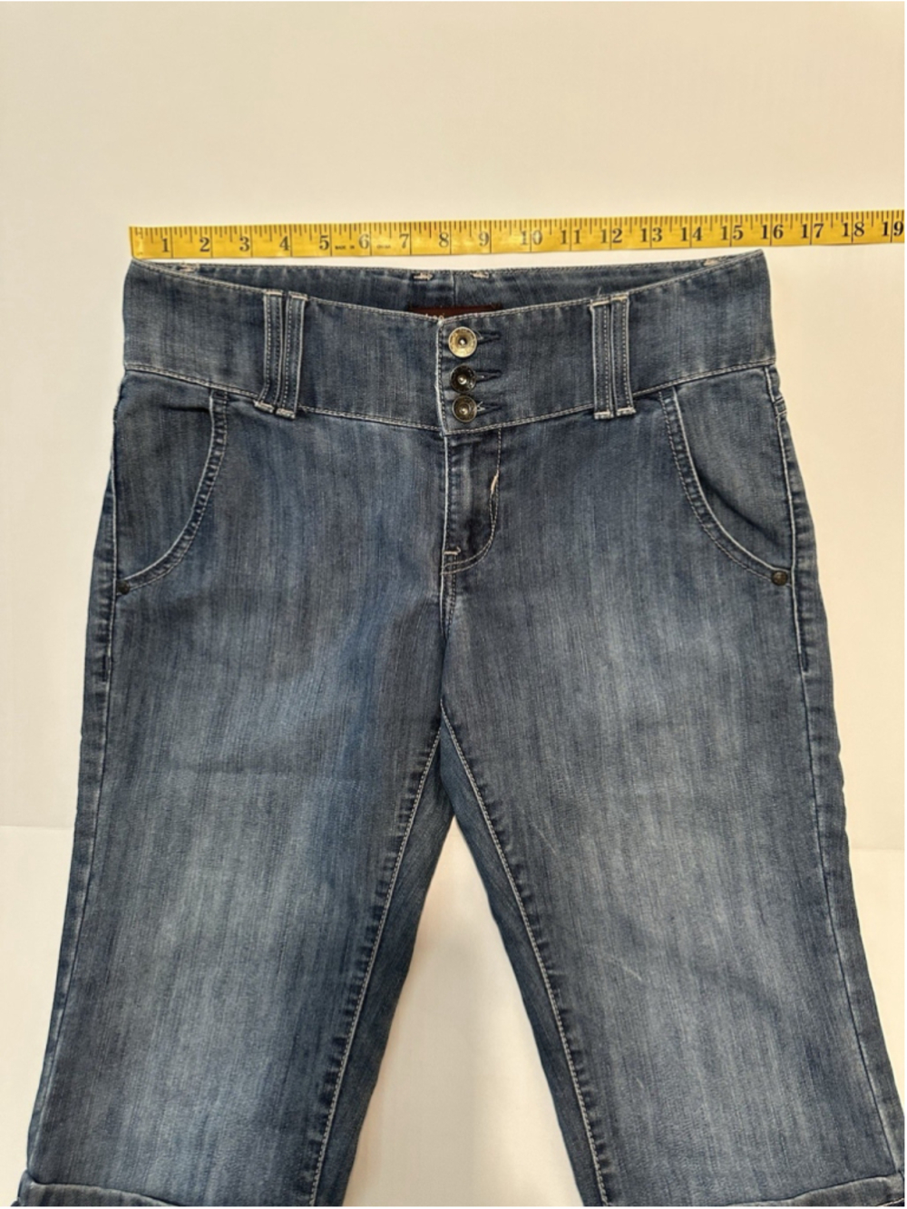 Lee Capri Jeans Sewn In Cuffed Hem Mid-Rise Womens 6M Distressed Stretch - Picture 8 of 16